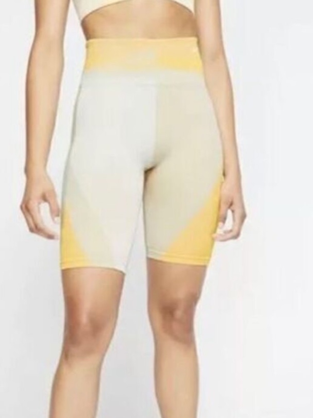 Nike Women's Icon Clash Seamless Training Shorts in a size Medium